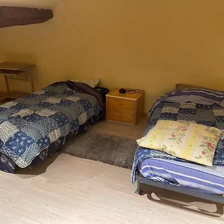 Chambre Simple Proche Aeroport Pusignan Buitenkant foto